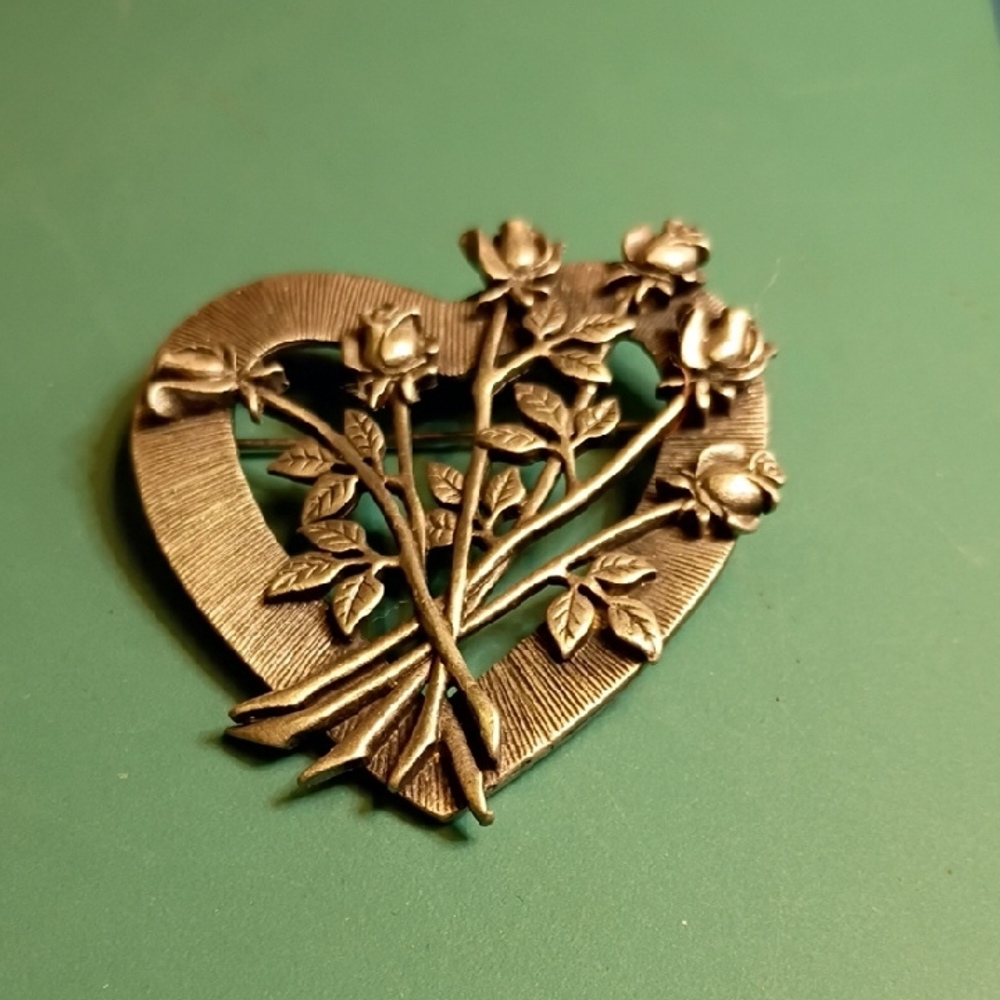 Elegant Silver Tone Metal Floral Heart& Roses Brooch Valentine Gift Sweetheart